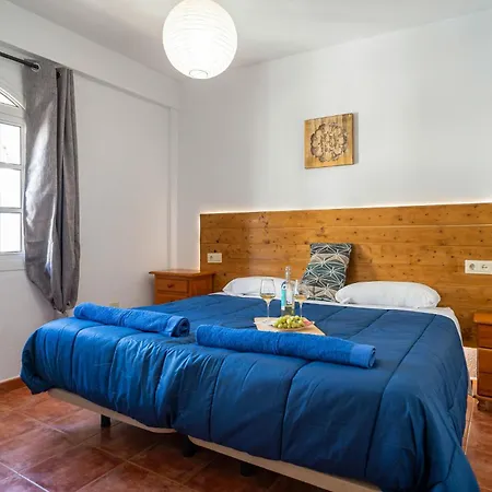 4 Bedroom Cozy In Фасинас