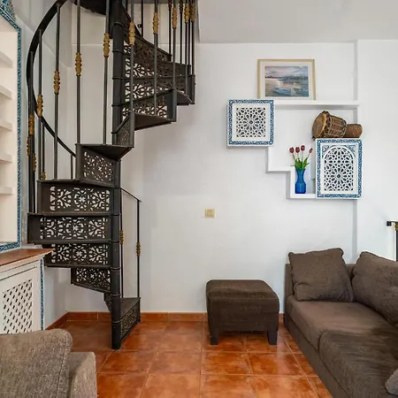 Дом отдыха 4 Bedroom Cozy In *